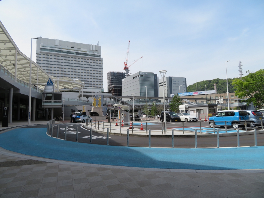新幹線口で行われている開発。駅前の整備は終わっており、向うに見える広島テレビ等の建設が進んでいる