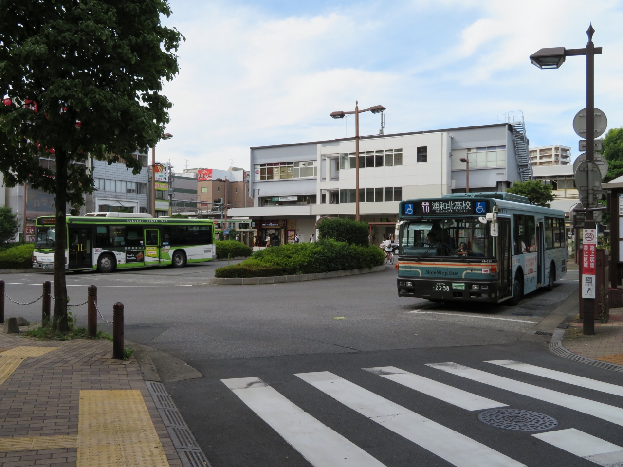 駅としては地味だが、浦和高校などいくつか人気の高い公立校の最寄りは北浦和駅になる