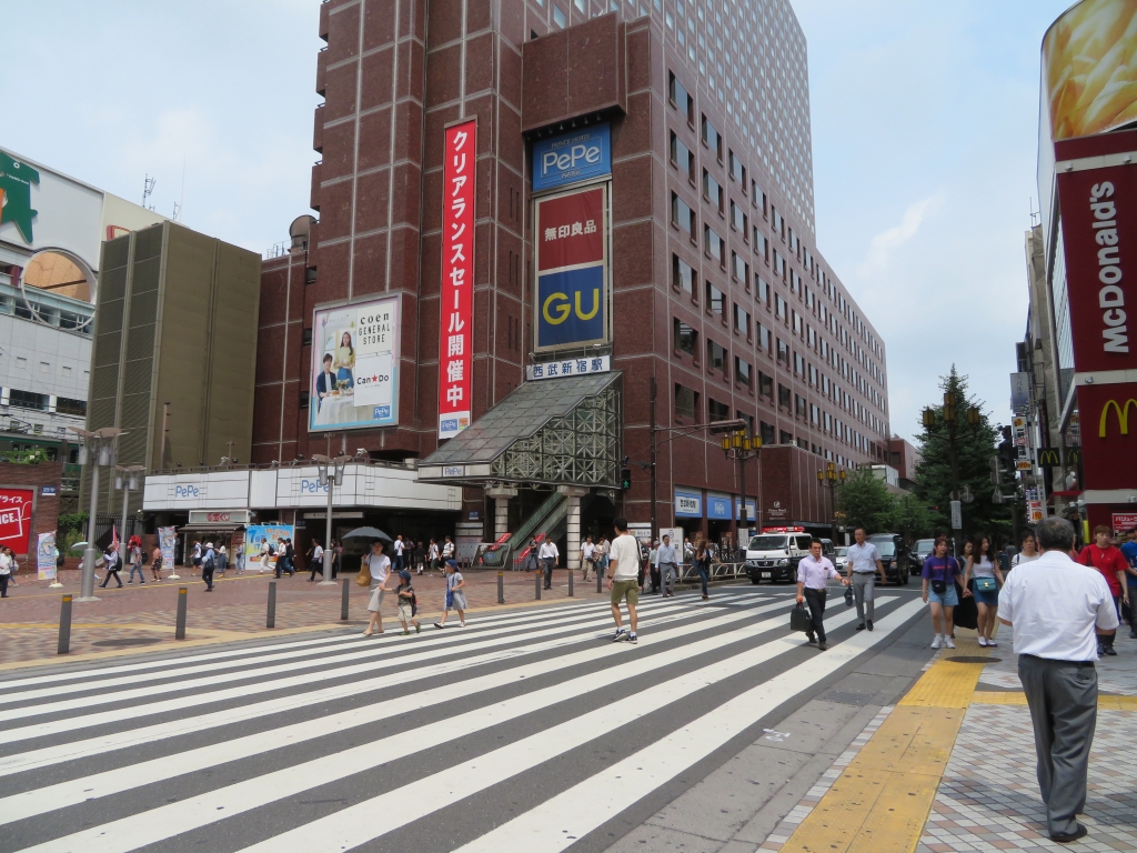 現在の西武新宿駅。新ビル建設現場はこの写真の右手にあたる