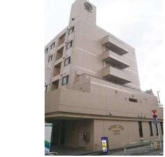 渡邉さんが購入した0棟目は、豊島区椎名町のウィークリーマンション。200億かけて建てたものの、数年前、2億で売却され、57万円ほどの売却益が分配された。