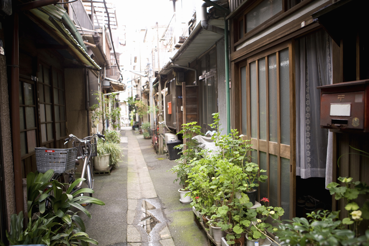 諸権利がついた「底地」は、都市部を中心に日本各地に点在。個人投資家がうまく活用する手段があるという。（画像はイメージ）
