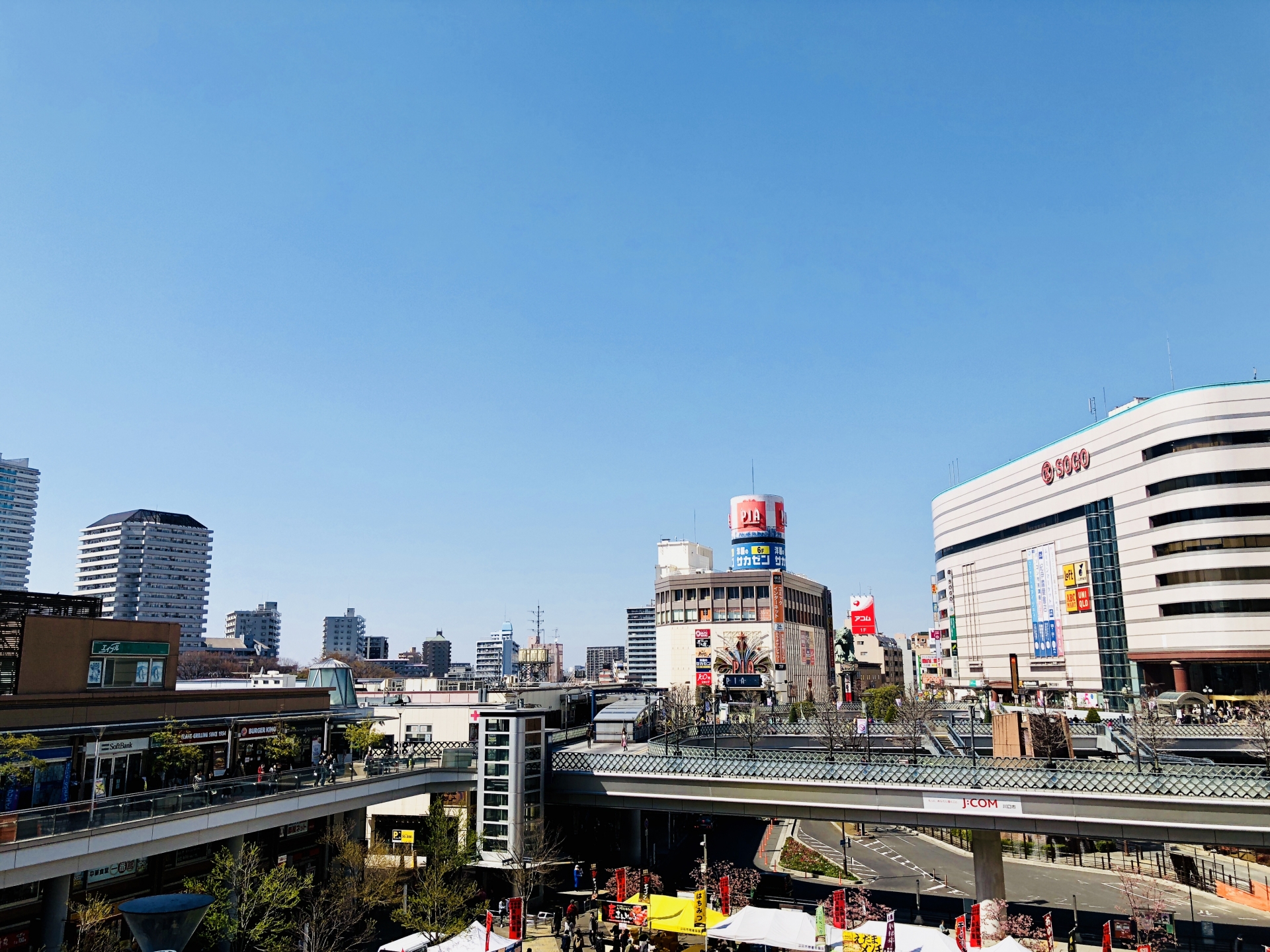 荒川を挟んで、東京の北に位置する川口。都内で働くビジネスパーソンのベッドタウンとして単身者・ファミリーともに人気が高く、ここ数年の人口は増加傾向。それに伴い、住宅の供給や街の再開発が急ピッチで進められてきた。