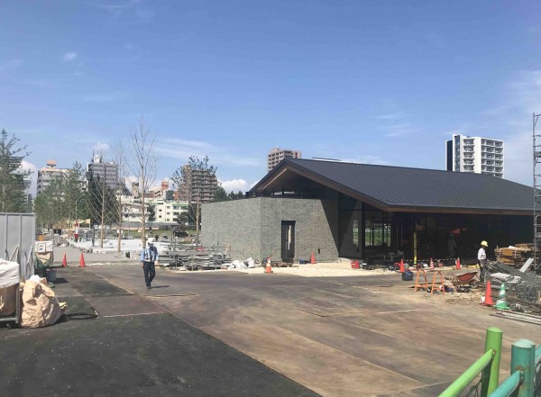 造幣局跡地で建設がすすむ、「としまキッズパーク」と「防災公園」。写真は2020年6月撮影。もうすぐ完成予定である。