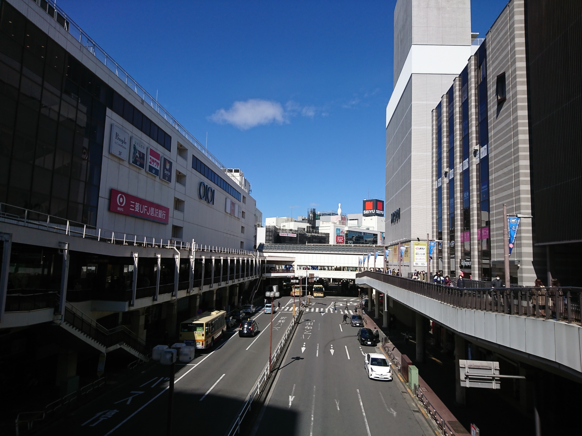 南多摩地域や神奈川県県央地域の中心として知られる町田市。町田駅前は一大商業ゾーンで、東部の玉川学園前駅周辺は学園都市、北西部の多摩境駅周辺はロードサイド店舗が目立つ。