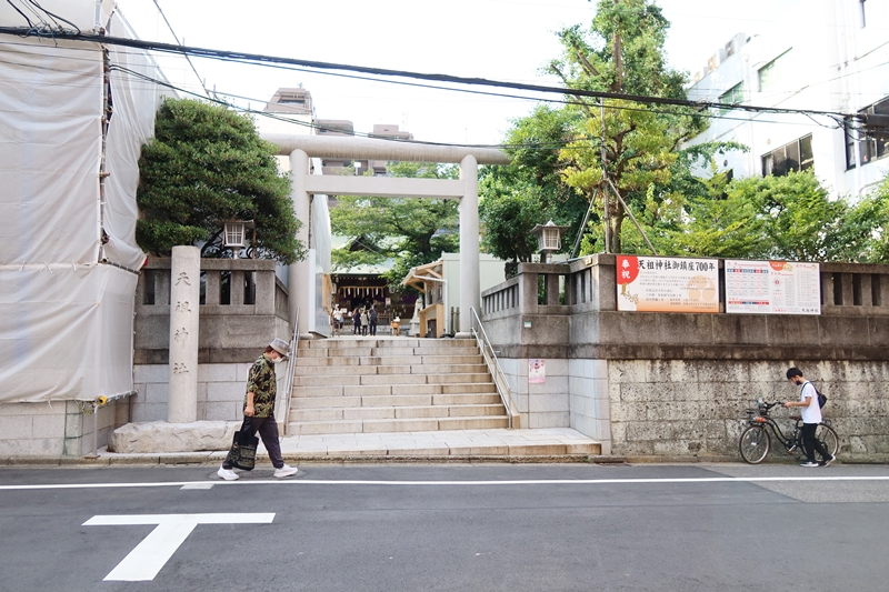 改修工事が行われている天祖神社。地域の精神的な中心地と思われるが