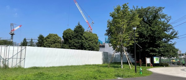 高井戸公園の真横で建設中の富士見丘小学校新校舎
