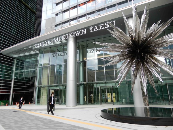 東京ミッドタウン八重洲の八重洲セントラルタワーのエントランス。