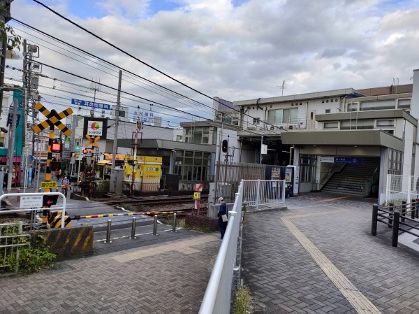 地下化される鶴ヶ峰駅と相鉄本線の踏切
