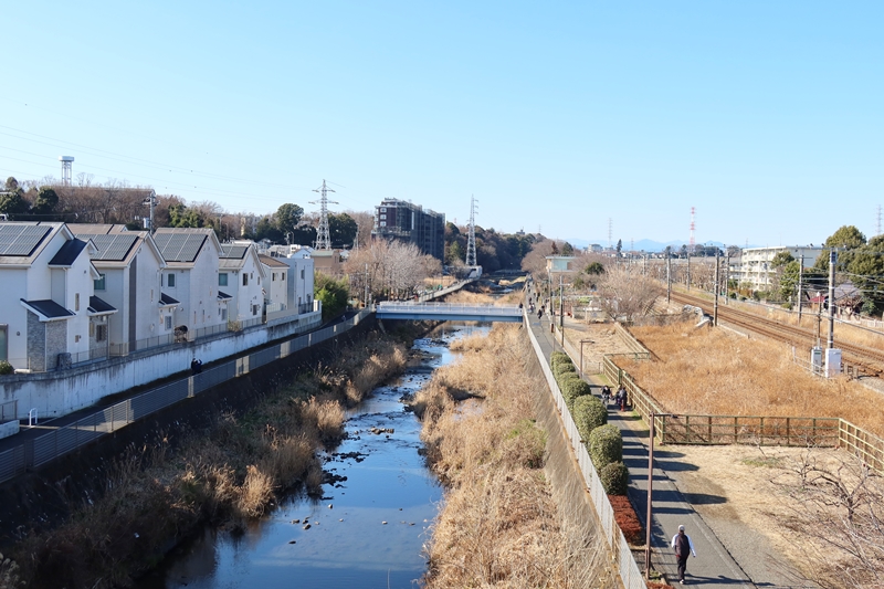 町田市と神奈川県の境となっている境川。全流域の9割以上が自治体の境にある