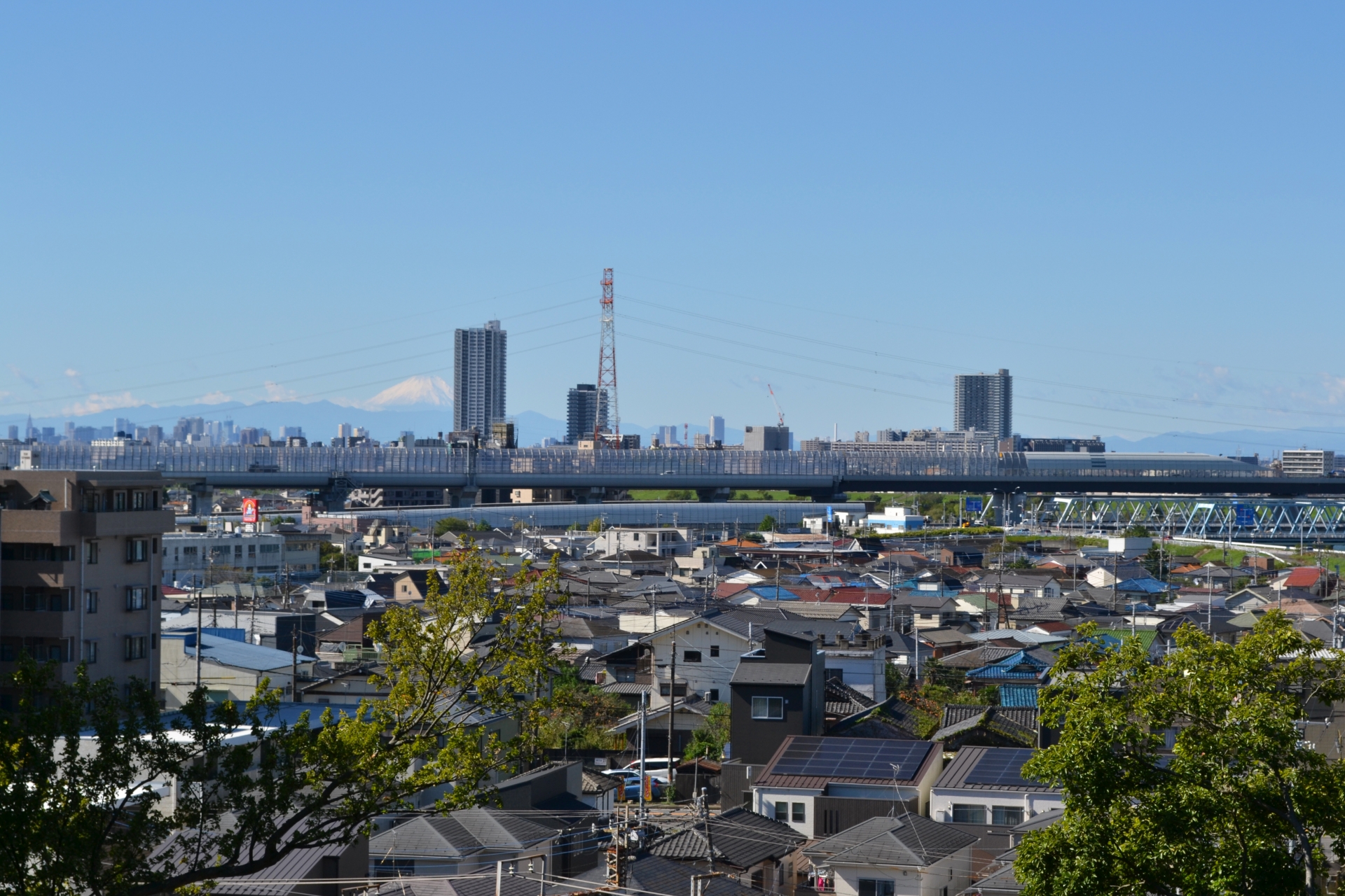 首都圏の住宅都市として発展する松戸市。北小金駅は市内にある駅のひとつで、南口で大規模な再開発が始まることになった。画像は松戸市のまち並み。