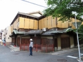 京都・五条の旧遊廓エリアに外国人客多数、変化が加速_画像