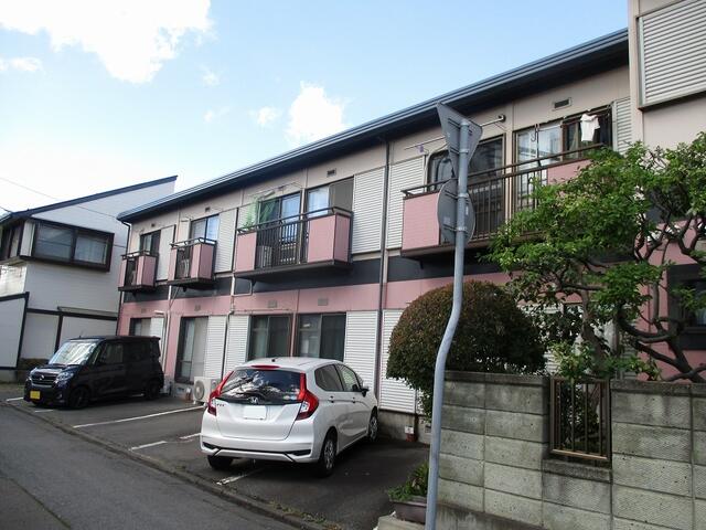 外観南西側駐車場