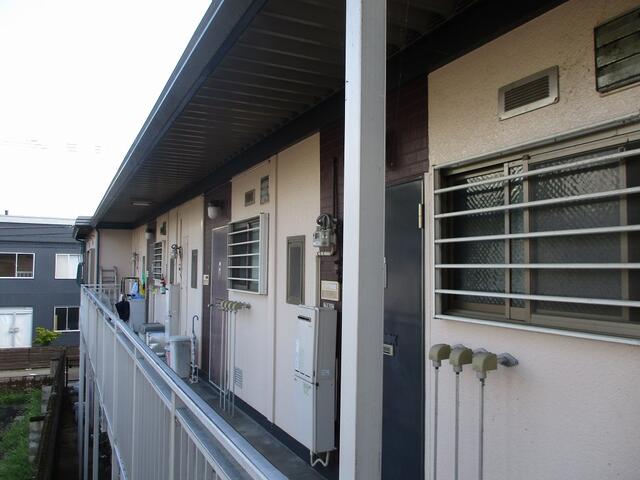 アパート2階出入口