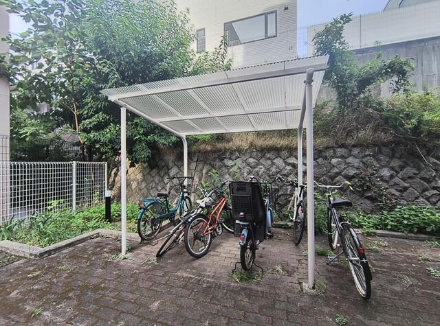 apartment つつじが丘